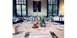 Restaurant A Table - logo
